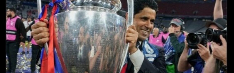 九游体育入口-他比姆总先拿欧冠了巴黎主席纳赛尔开心捧欧冠奖杯，笑容满面