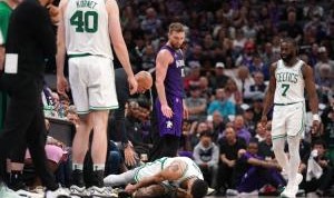 九游体育APP-致敬传奇耐垫王！塔图姆近一年被垫脚4次 一共只缺席5场比赛