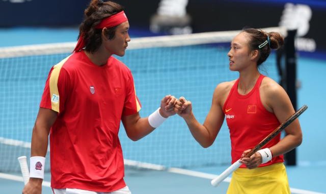 九游体育娱乐-张之臻郑钦文齐胜强敌 联合杯中国队首秀击败捷克