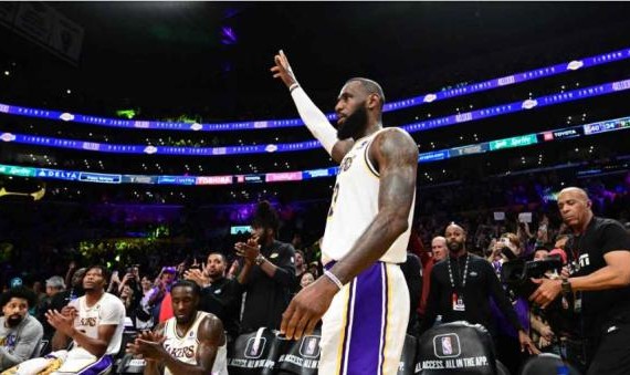 九游体育入口-盘点新赛季潜在里程碑：詹姆斯5万分 库里4000三分